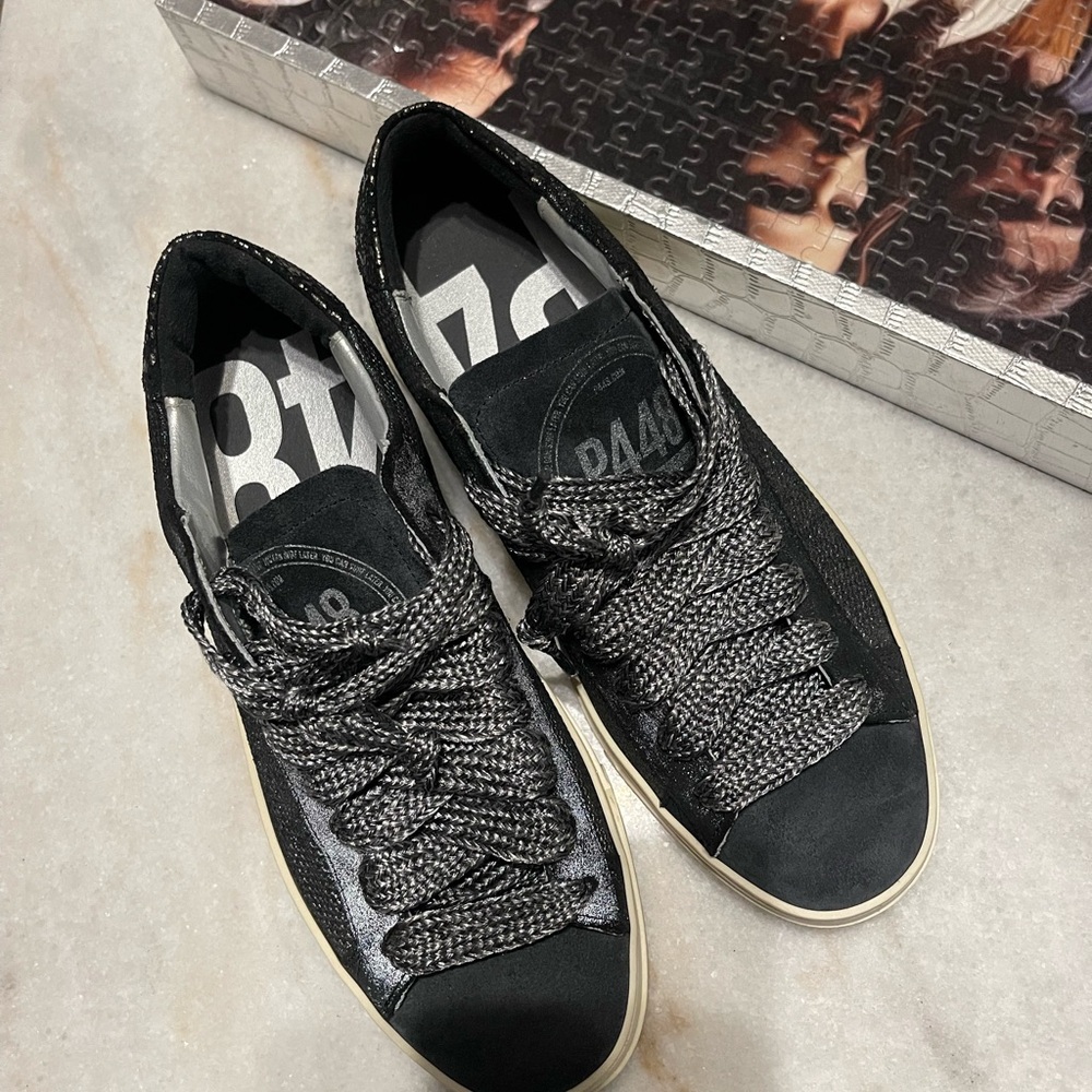 P448"Black and Silver Sneakers 👟-Size (39) -Good Condition - Picture 5 of 12